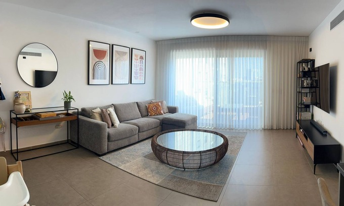 Tel Aviv Apartamento | Cozy Mini Penthouse in North TLV 115Sqm - MAMAD