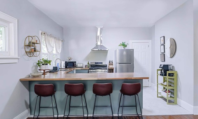 Westwood Casa | Cozy Modern 2 Bedroom House Near Downtown Cincinnati in Historic Westwood