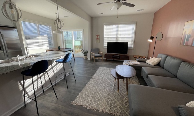 Lake Norman of Catawba Casa | Cozy Modern 3 Bed Townhome Near Lake Norman and Shopping