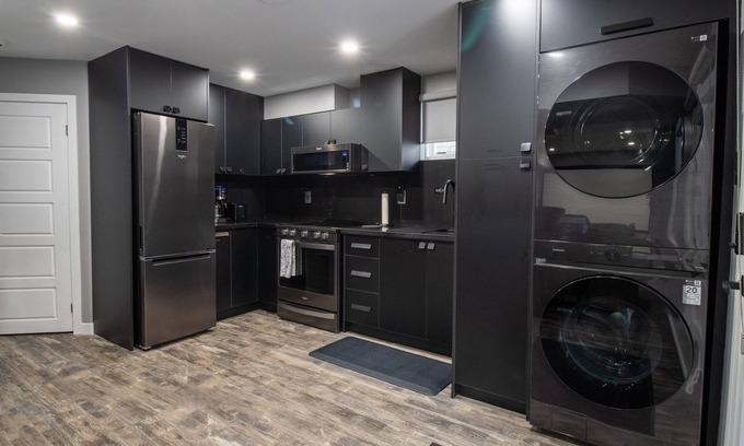 Ajax Apartamento | Cozy & Modern Basement Apartment in Ajax