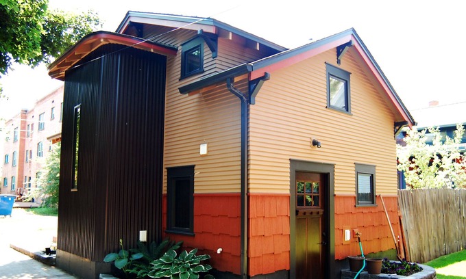 Riverfront Casa | Acogedor, Bungalow moderno en el corazón de la ciudad !!