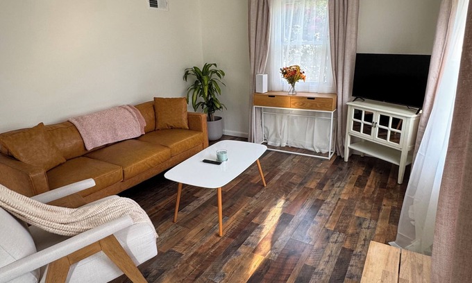 Jefferson Manor Casa | Cozy Modern Comfort Near Old Town Alexandria