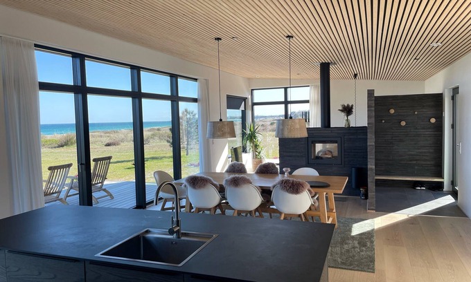 Ebeltoft Casa | Cozy modern holiday home, by the sea and close to Ebeltoft city.