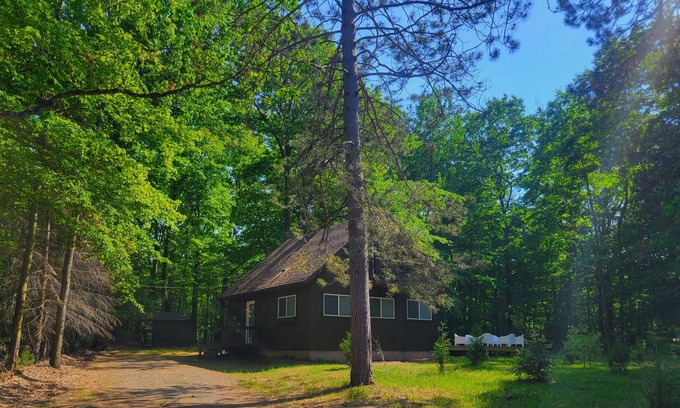 Ludington Casa | Cozy, modern home in Ludington