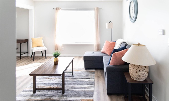 Grand Rapids Apartamento | Cozy modern midterm stay/medical discount/fastWiFi