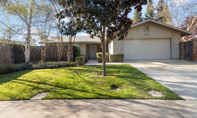 Modesto Casa | Cozy Modesto Charmer: 3 bedrooms 2 baths