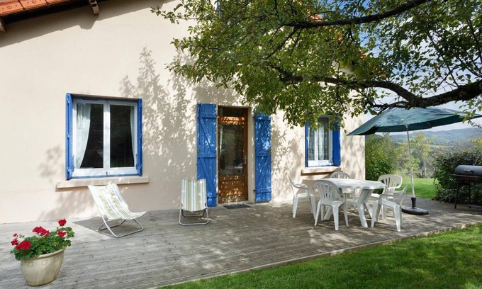 Ferrieres-sur-Sichon Cabaña | Casa rural con terraza, barbacoa y jardín en Ferrières-sur-Sichon. Ideal para familias y mascotas.