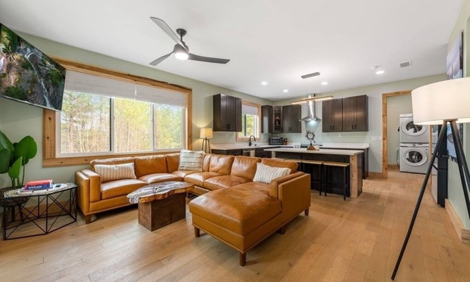 Copperhill Casa | Cozy mountain home just a mile from white water rafting and national Park