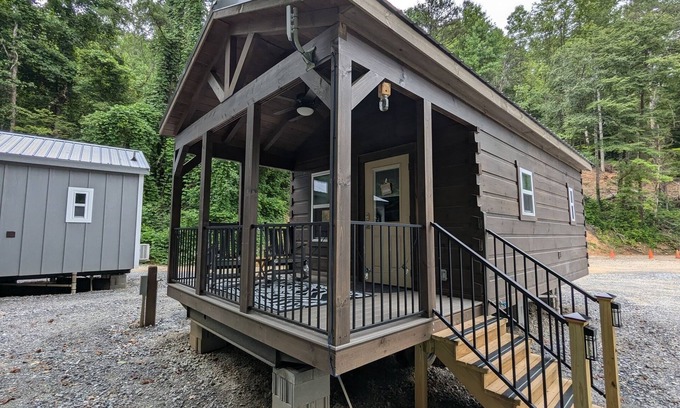 Bryson City Cabina | Cozy Nantahala Tiny Home Retreat Near Nantahala and Bryson City