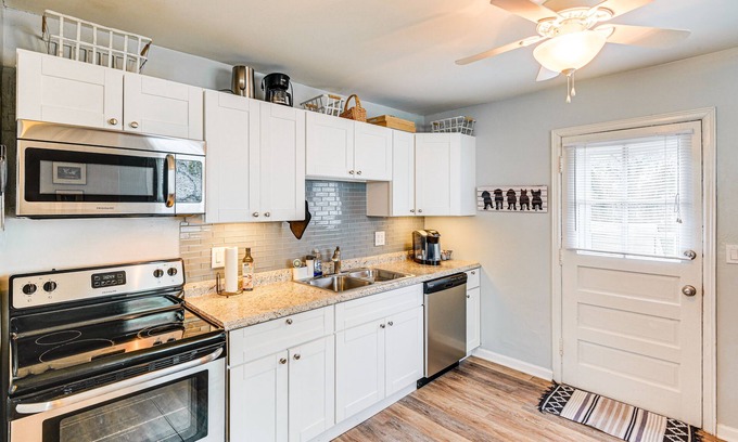 Whitebridge Casa | Cozy Nashville Retreat w/ Deck ~ 6 Mi to Downtown