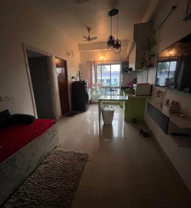 Kolkata Apartamento | Cozy nest with sky view