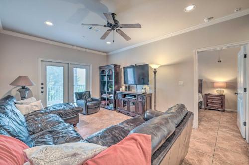 Gruene Apartamento | Cozy New Braunfels Condo with Community Pool and Grill