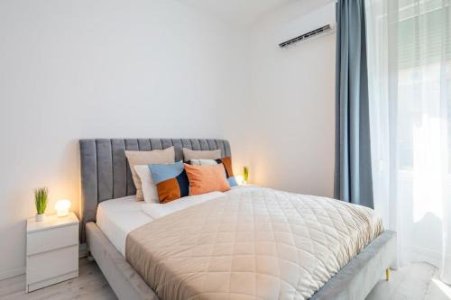 13th District Apartamento | Cozy NEW Home - Easy City Center Access