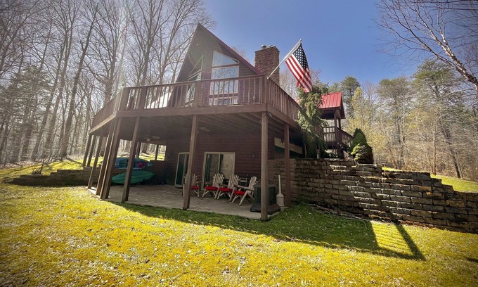 Brownsville Cabina | Cozy Nolin Lakefront Retreat at Mammoth Cave