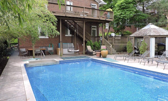 Bonnycastle Apartamento | Cozy Oasis In The Highlands with Pool