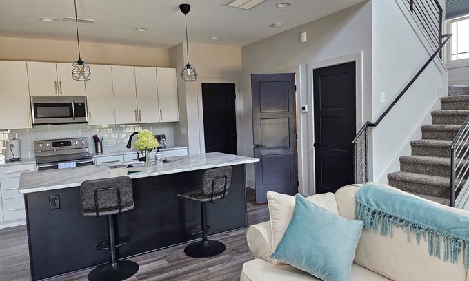 Davidson Casa | Cozy open concept home in beautiful Davidson near Lake Norman