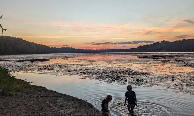 Elkhorn Casa | Cozy, private, cabin on a quiet lake.