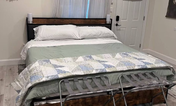 Bakersfield Apartamento | Cozy, private full Guesthouse in Bakersfield, CA