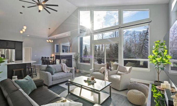 Eagle River Casa | Cozy Private Hot Tub, Luxe Views! Shiloh&harmony
