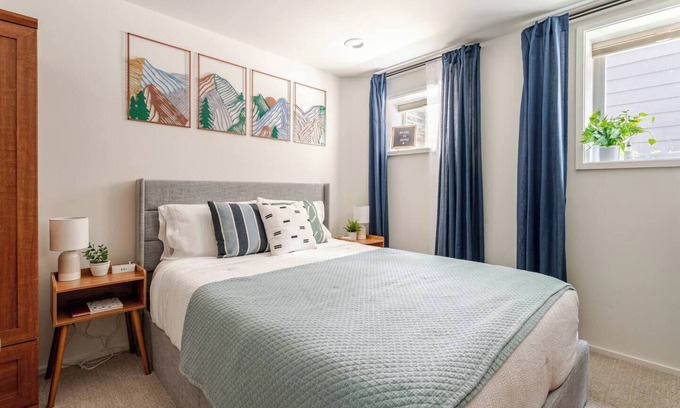 West Seattle Apartamento | Cozy Private Studio, Dedicated Parking, 95 Walk Score, West Seattle