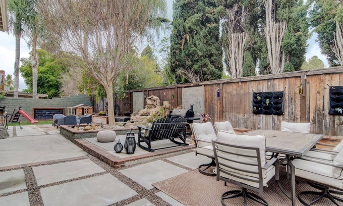 Tustin Casa | Cozy & Quiet Home w/ backyard oasis perfect for California Dreaming near Irvine