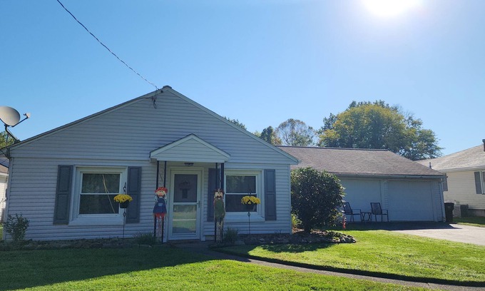 Sharon Casa | Cozy Ranch with Scenic Golf Course view
