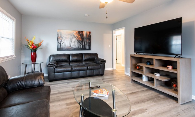 Bridgeport Casa | Cozy remodeled home, close to Louisville's attractions!