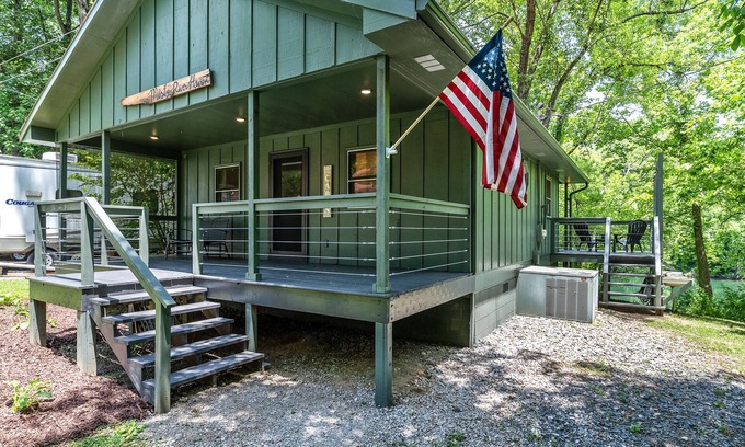 Celina Chalet De Esquí | Cozy Retreat on the Obey River near Dale Hollow Lake