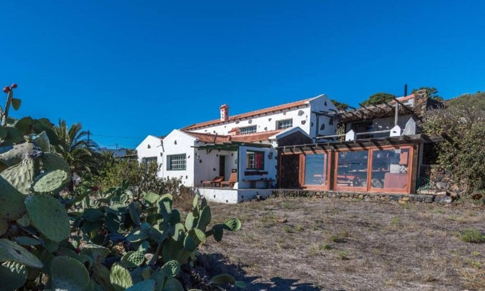 Isora Cabaña | Casa Rural con Hermosas Vistas BBQ para una Estancia Ideal