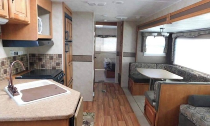 Sault Ste. Marie Casa | Cozy RV in Pleasant Sault Ste. Marie with AC - Sleeps 7