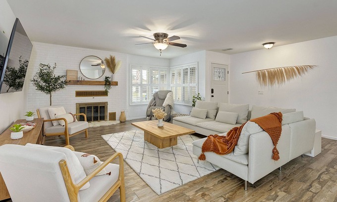 Riverside Casa | Cozy Scandi Boho Getaway with Massage Chair and BBQ