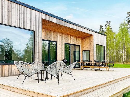 Hacksvik Casa | Cozy Sea House with Guest Cottage