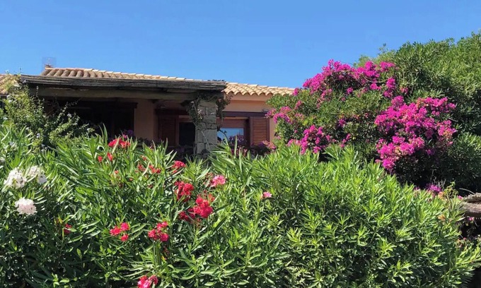 Villaggio Piras Villa | Cozy seaview beach getaway villa in La Maddalena Sardegna