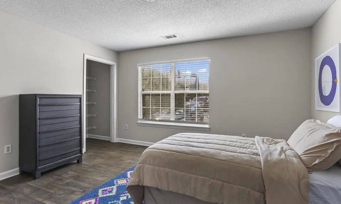 Lilburn Apartamento | Cozy single room with WiFi, AC in Lilburn