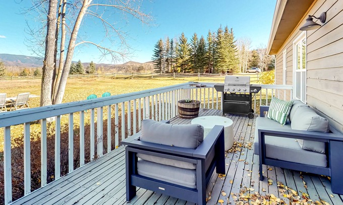 Snowmass Village Casa | Cozy Snowmass Home w/ Acre Yard, Wood Stove, Deck, Gas Grill, & Mountain Views