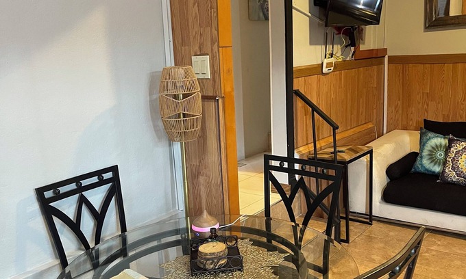 Ziadie Gardens Apartamento | Cozy Spacious Cottage Styled Apartment