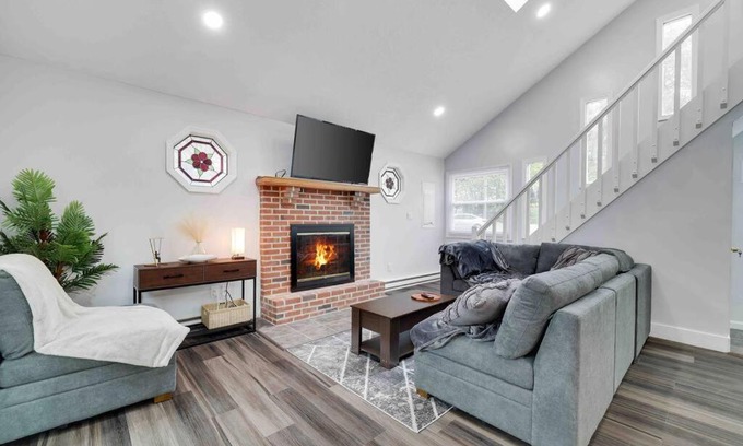 Tobyhanna Casa | Cozy, Spacious House *New*InTheCommunity+Fire Pit