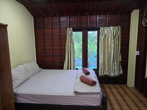 Thong Sala Apartamento | Cozy Stay Near Pier, Food & Fun