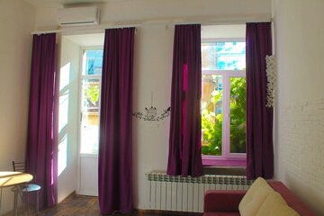 Odessa City Center Apartamento | Cozy studio with balcony in the center of Odesa