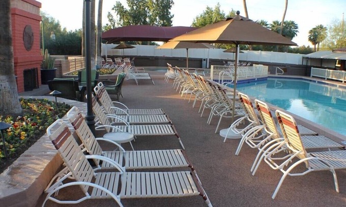Arcadia Apartamento | Cozy Studio with Pool Ideal for Family Getaway at Camelback