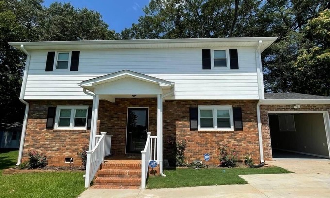 Drayton Casa | Cozy suburban home only 5 mins from downtown Spartanburg.