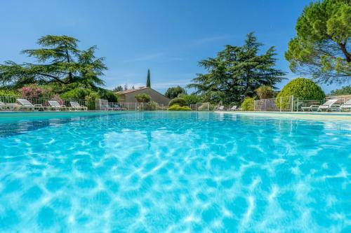 La Roque-sur-Pernes Casa | Cozy T2 cottage with private terrace