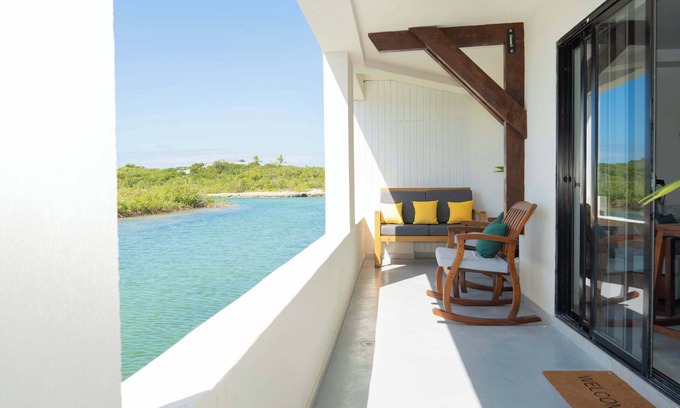 Discovery Bay Apartamento | Cozy Waterfront Stay | Balcony | Fire Pit | Gazebo