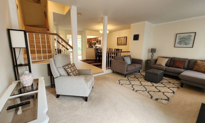 Montgomery Village Casa | Cozy Townhome
