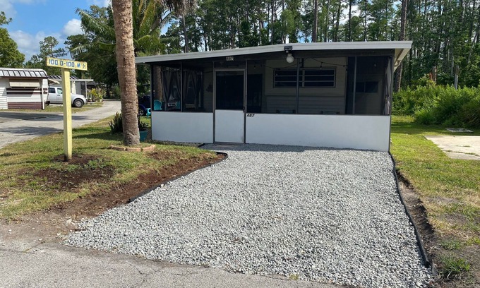 National Gardens Casa | Cozy Vacation Rental, Perfect for short term, Snowbirds & Traveling Nurses