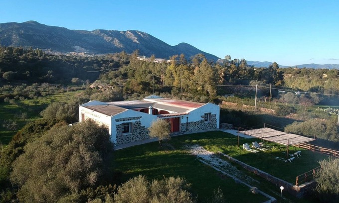 Orosei Casa | Villa Pedduzza, antigua casa con patio para 10 personas, zona tranquila, relaxxxxx