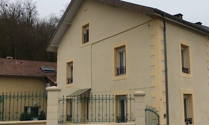 Velle-sur-Moselle Cabaña | Encantador Gîte en Valle de Moselle: A 30 Min de Nancy, Terraza Privada, 2 Habitaciones