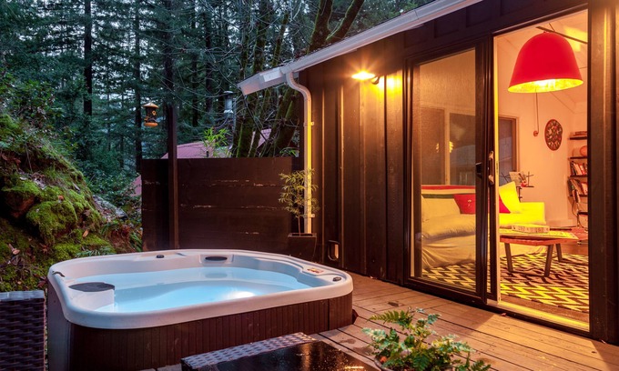 Guerneville Cabaña | Cozy Wooded Cottage of Guerneville
