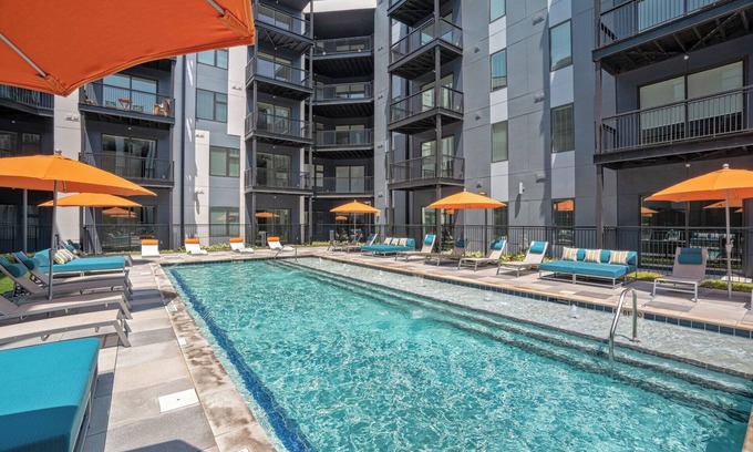 Downtown Louisville Apartamento | CozySuites at Nulu