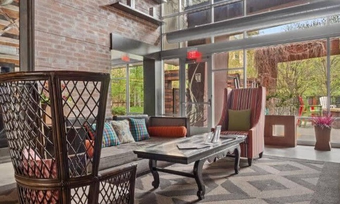 Mill District Apartamento | Cozysuites Mill District Pool gym 10